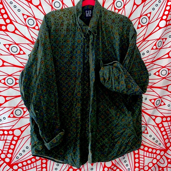 GAP Long-sleeved Button-down - Picture 2 of 3